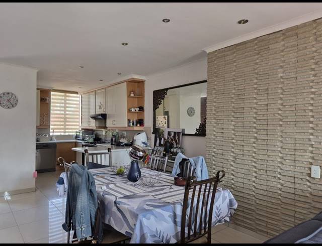 3 BEDROOM TOWNHOUSE FOR SALE IN THE HILL